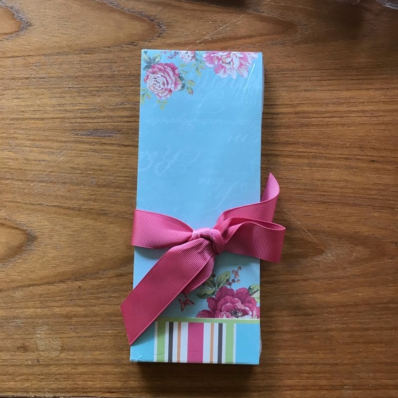 Stationery and Desk Bundle - Picture 8 of 8